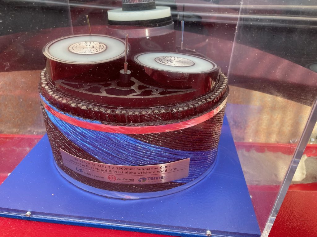 AC 220 kV AL XLPE 3 x 1600mm2 Submarine Cable 
