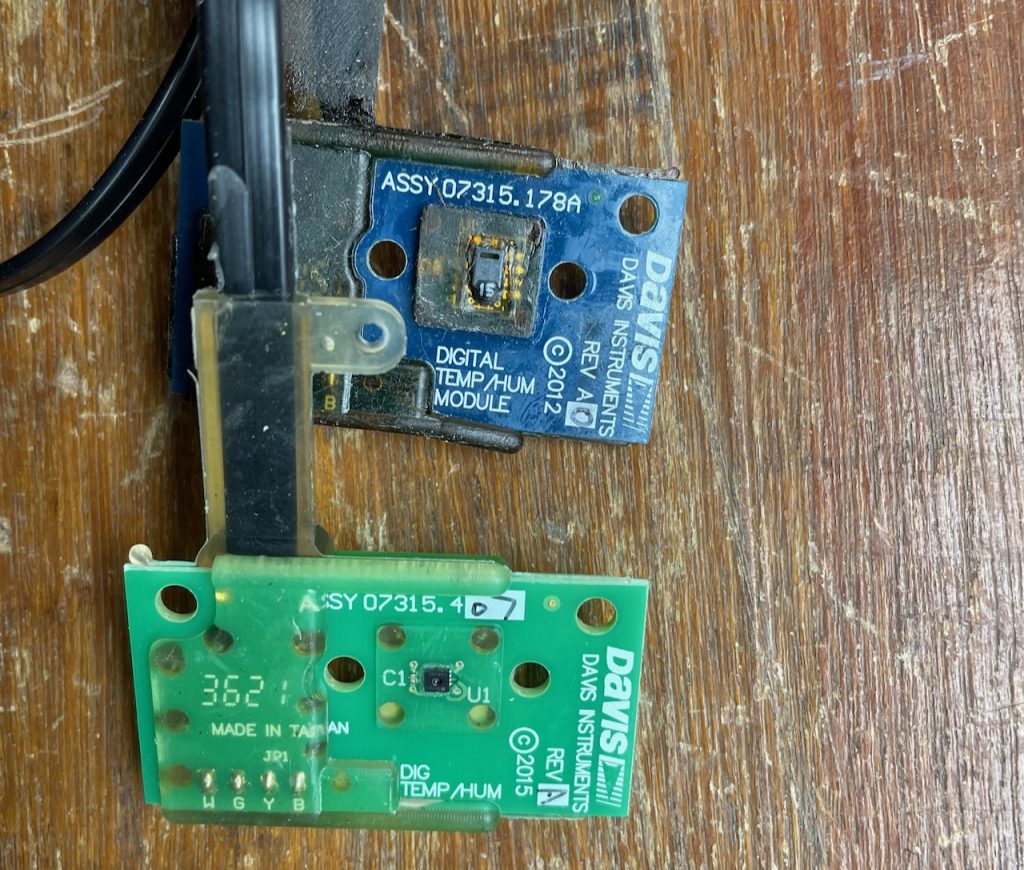 Old and new Davis temp / RH sensors. 